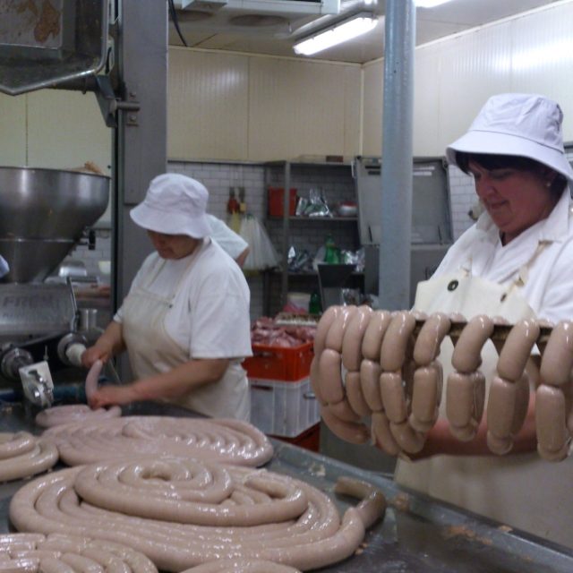 Plnění klobás a vázání buřů | foto: Jitka Slezáková,  Český rozhlas