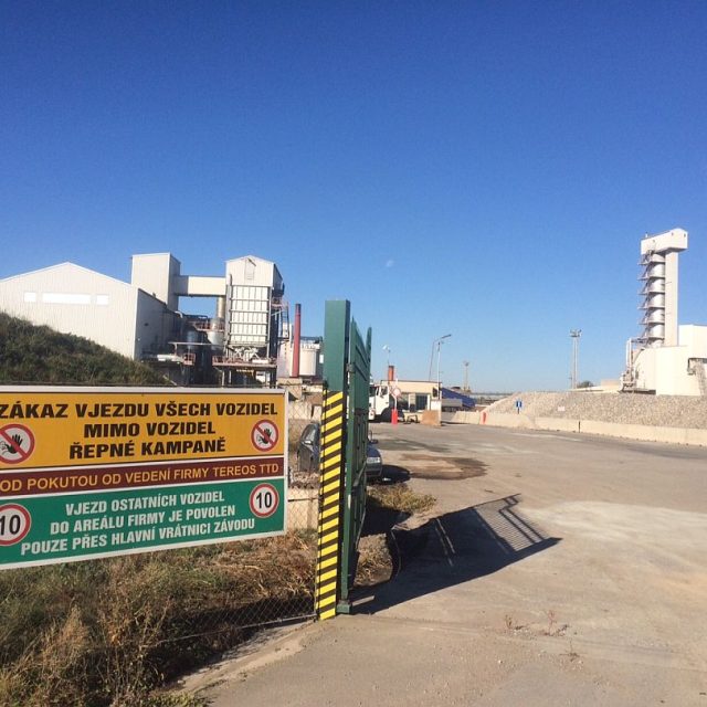 V provozu je také jeden ze sedmi českých cukrovarů u nás - tedy ten v Českém Meziříčí pod Orlickými horami | foto: Jiří Fremuth,  Český rozhlas