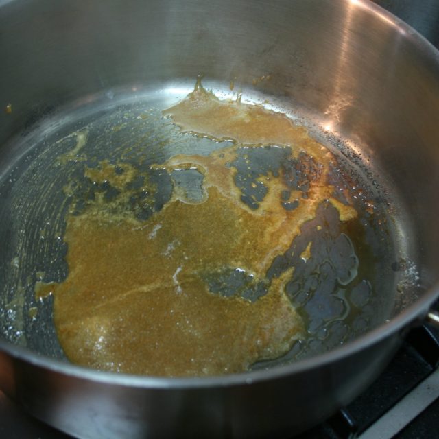 Příprava karamelu | foto: Michal Plšek