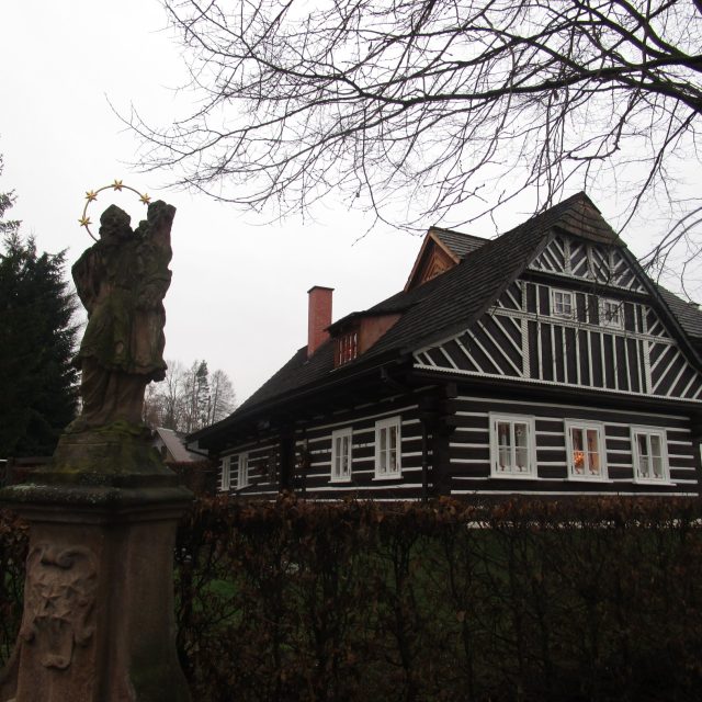 Určitě každý zná Krkonoše a velká horská centra,  ale málokdo už ví,  že nedaleko od nich je Jilemnice se svou památkovou zónou | foto: Jaroslava Mannová