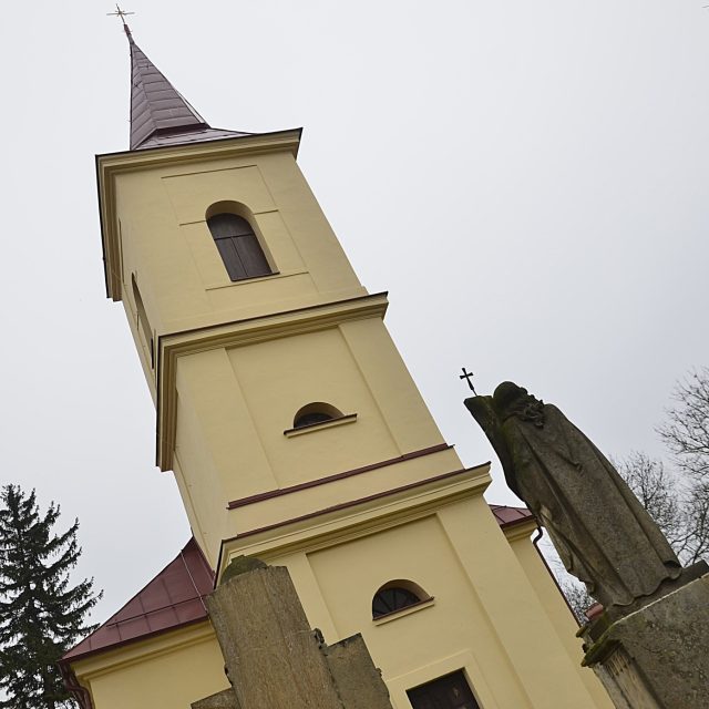 Hřbitov s kostelem | foto: Jiřina Šmídová,  Český rozhlas