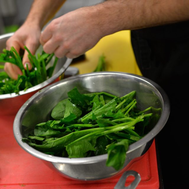 Připravíme si listový špenát | foto: Martin Čuřík