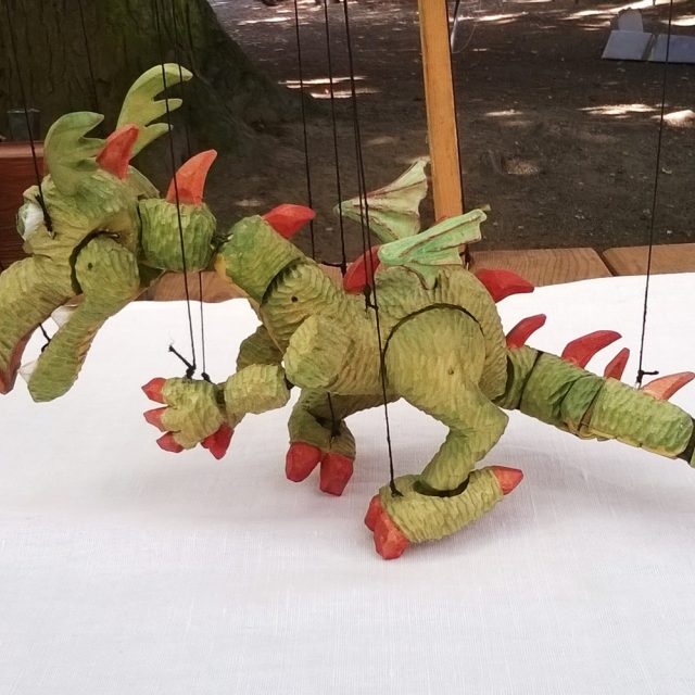 Vyřezat dobře pohyblivého draka,  není jednoduché | foto: Oskar Podávka