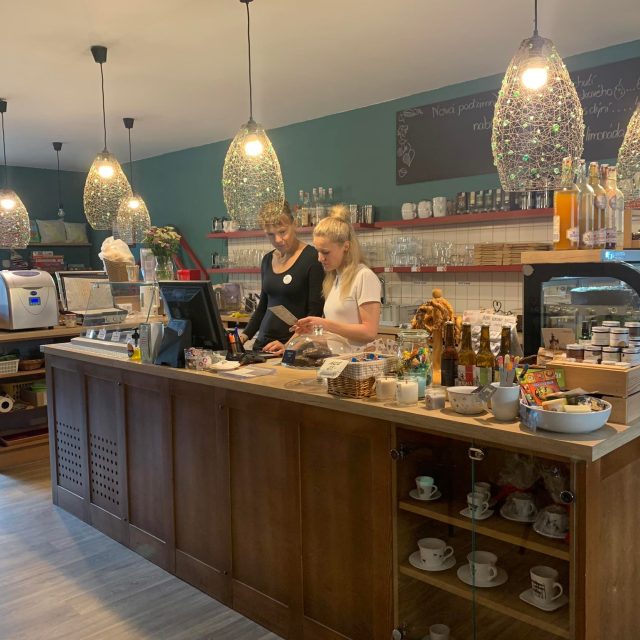 Kavárna organizace Pferda,  kde pracují lidé s handicapem | foto: Jana Házová,  Český rozhlas