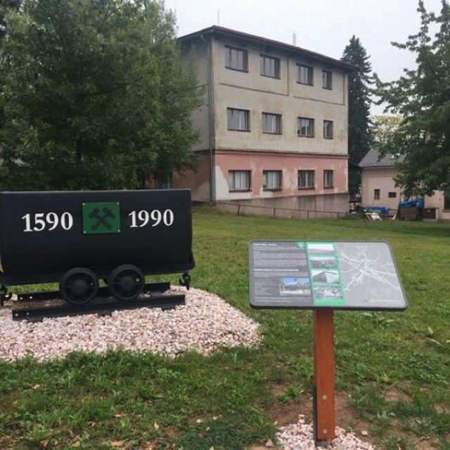 Malé Svatoňovice připomínají bohatou historii obce na nových naučných cedulích | foto: Jana Házová,  Český rozhlas