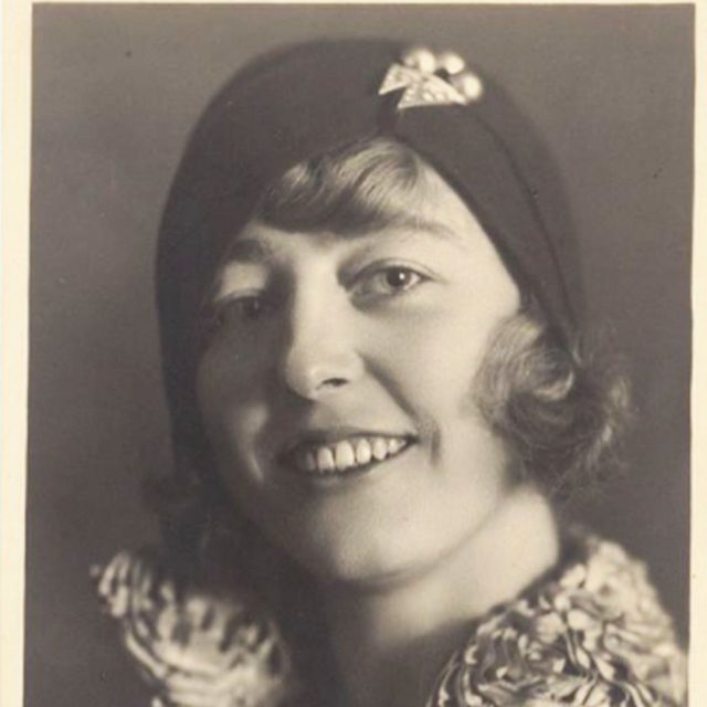 Portrétní fotografie Milady Šimkové,  1928,  soukromá sbírka | foto: archiv Muzea východních Čech v Hradci Králové