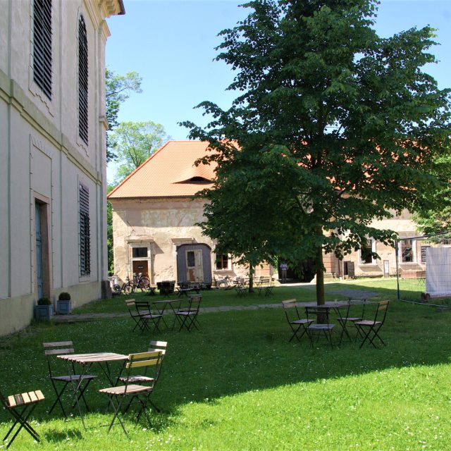 Větší část Čestného dvora je i při rekonstrukci pro návštěvníky přístupná | foto: Vladislava Wildová,  Český rozhlas