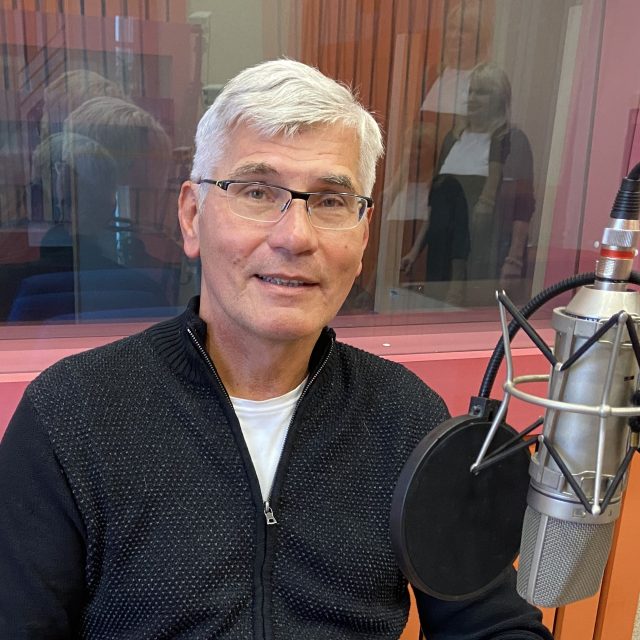 Jiří Beran ve studiu Českého rozhlasu Hradec Králové | foto: Pavla Kindernayová,  Český rozhlas