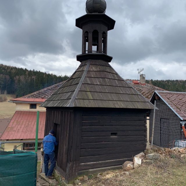 V Maršově u Úpice stále ještě není rozhodnuto o termínu stěhování historické zvoničky | foto: Václav Plecháček,  Český rozhlas