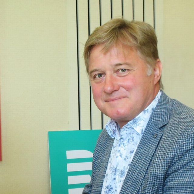 Jan Sobotka ve studiu Českého rozhlasu Hradec Králové | foto: Milan Baják,  Český rozhlas