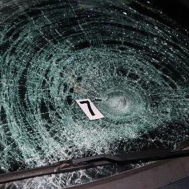 Automobil srazil mimo obec neosvětlenou chodkyni | foto: Policie České republiky