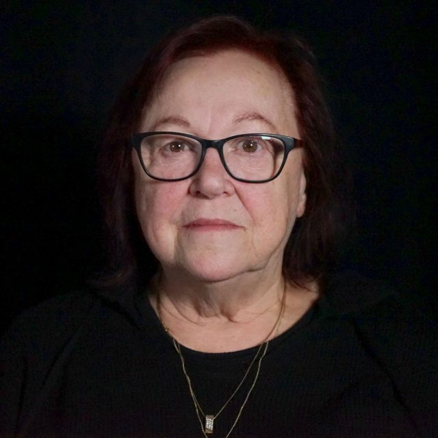 Portrét Ivany Peričkové při rozhovoru ve Vrchlabí v roce 2023 | foto: Post Bellum