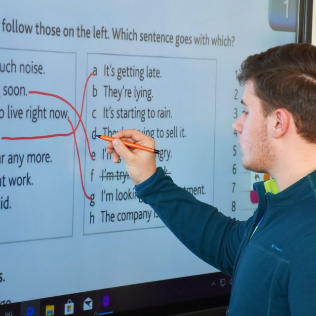 Střední odborná škola a střední odborné učiliště Vocelova v Hradci Králové otevřela čtyři zmodernizované učebny | foto: Krajský úřad Královéhradeckého kraje