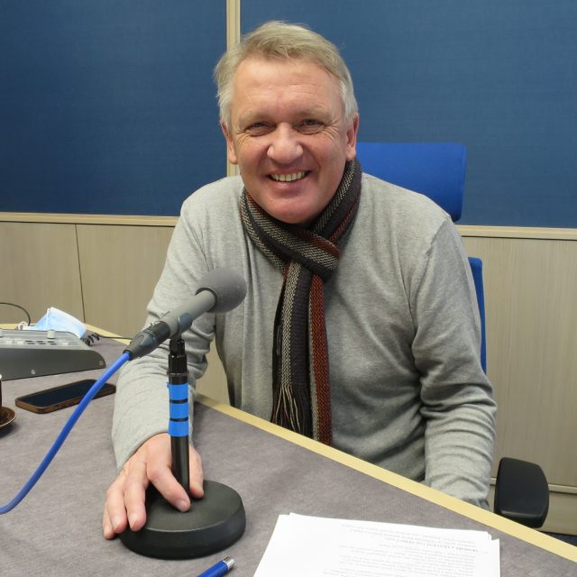 Zbigniew Czendlik ve studiu Českého rozhlasu Hradec Králové | foto: Milan Baják,  Český rozhlas