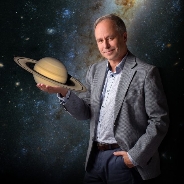 Pavel Suchan se Saturnem | foto: archiv Pavla Suchana