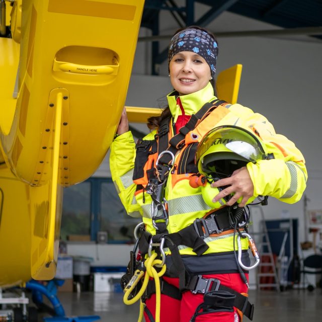 Lékařka Lucie Langová pracuje pro leteckou záchrannou službu i pro horskou službu | foto: Igor Jícha