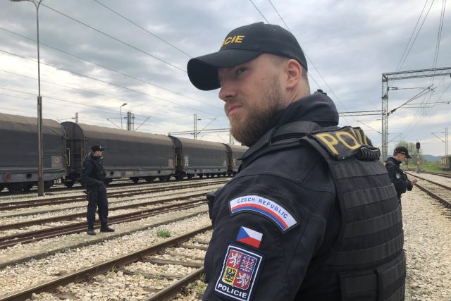 Naši reportéři navštívili také české policisty,  kteří hlídají hranice Makedonie | foto: Martin Pařízek,  Ondřej Vaňura,  Český rozhlas