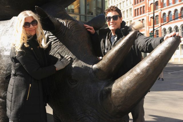 Největší socha nosorožců na světě je v New Yorku | foto: Thomas Hoebbel Photo-Video