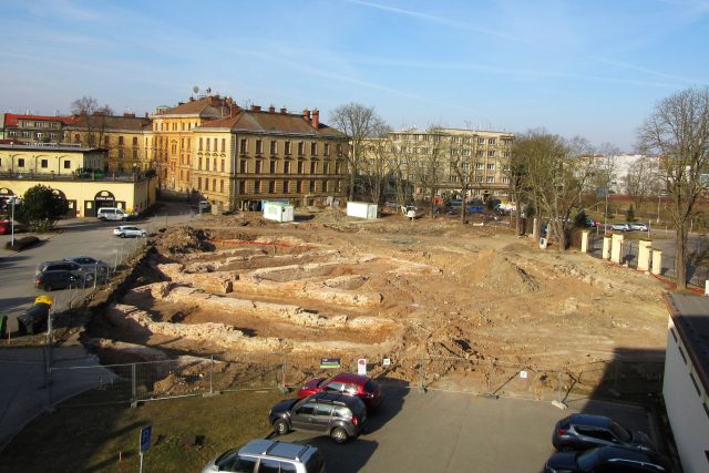 Archeologům se podařilo v Hradci Králové odkrýt část bývalého kavalíru | foto: Radek Bláha