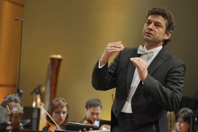 Dirigent Kaspar Zehnder | foto: Patrick Marek
