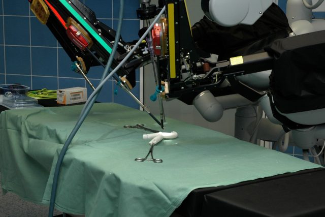 Demonstrace robotické operace | foto:  Nemocnice Na Homolce