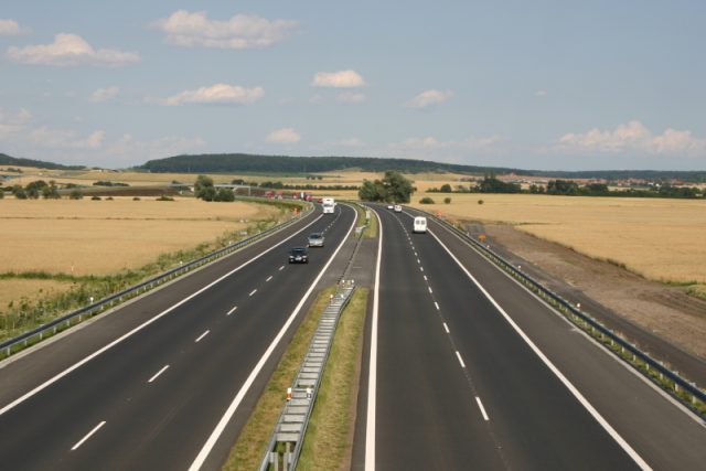 Dálnice D11 mezi Poděbrady a Hradcem Králové | foto:  Ředitelství silnic a dálnic