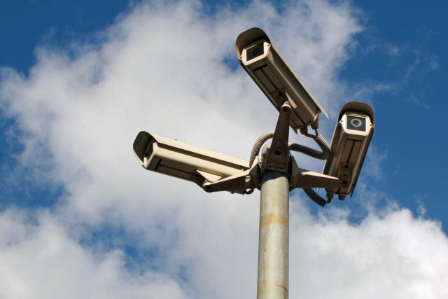 Strážníci v Trutnově začali naplno využívat unikátní kamerový systém s umělou neuronovou sítí  (ilustrační foto) | foto: Fotobanka stock.xchng