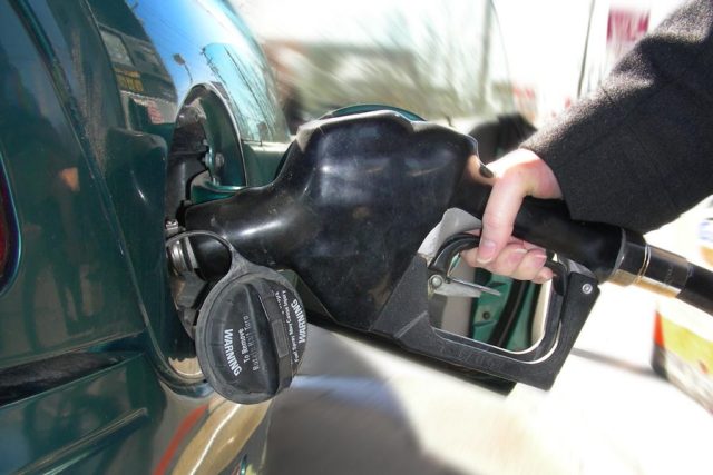 U našich severních sousedů klesla spotřební daň paliv na nejnižší možnou úroveň povolenou Evropskou unií  (ilustrační foto) | foto:  Creative Commons Attribution 2, 5 Generic,   Striatic