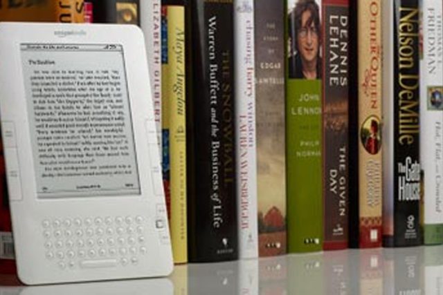 Čtečka elektronických knížek Kindle | foto:  Creative Commons Attribution 2.0 Generic,   goXunuReviews