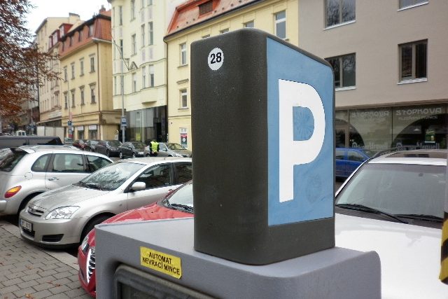 Parkovací automat  (ilustrační foto)  | foto: Vladan Dokoupil