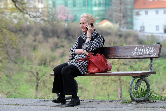 Důchodci  (ilustrační foto) | foto: Filip Jandourek