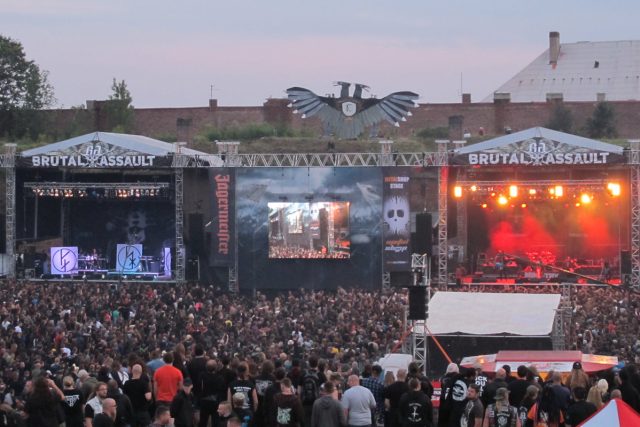 Festival Brutal Assault se koná v pevnosti Josefov u Jaroměře | foto: Ondřej Houska