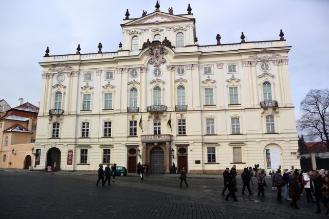 Arcibiskupský palác na Hradčanském náměstí v Praze | foto: Jolana Nováková,  Český rozhlas