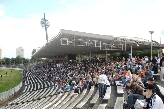 Stadion v Hradci Králové je upravován pouze postupně  (archivní foto) | foto: Jaroslav Plašil,  Český rozhlas