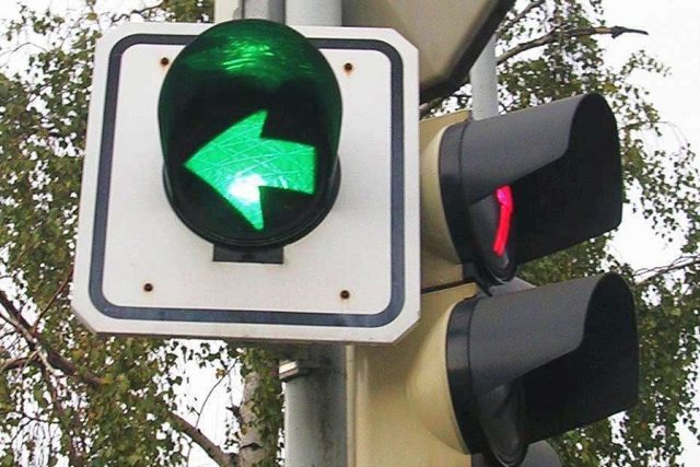 semafor - zelené světlo | foto: licence Public Domain,  volné dílo,   ŠJů