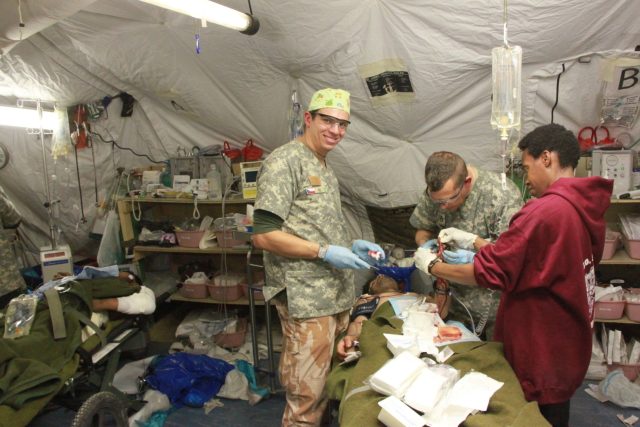 Mladí vojenští lékaři chtějí v budoucnu sloužit na zahraničních misích  (ilustrační foto) | foto: osobní archiv Radka Uhra