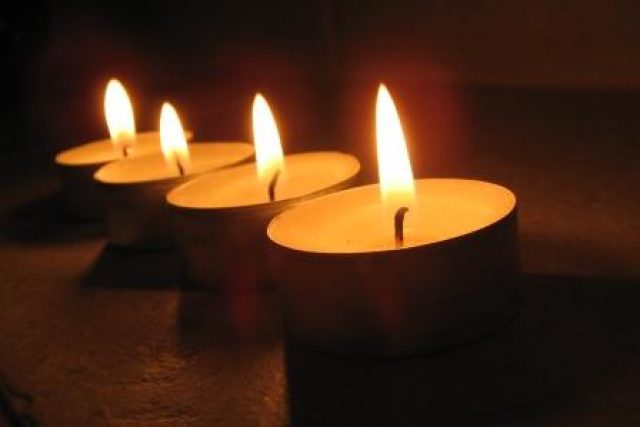 Hořící svíce  (ilustrační foto) | foto: Stock Exchange