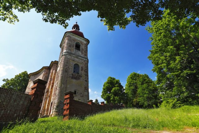 Unikátní kostely na Broumovsku - Heřmánkovice | foto: Dano Veselský