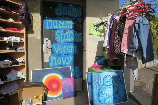 Město Hradec Králové odstranilo sousedský bazar. Někteří ho považovali za skládku | foto: Lindsey Elms