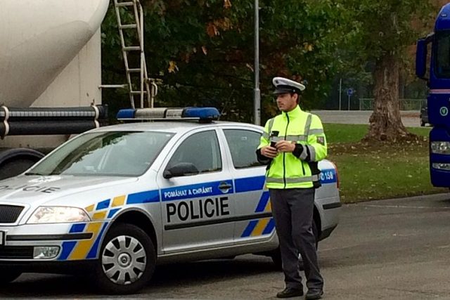 Desítky kamionů zkontrolovali v uplynulém týdnu dopravní policisté v Hradci Králové | foto: Martin Pařízek,  Český rozhlas