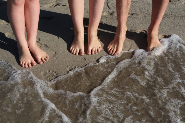 Písek,  nohy,  prsty,  pláž,  chodidla,  moře,  koupání | foto: Fotobanka Pixabay