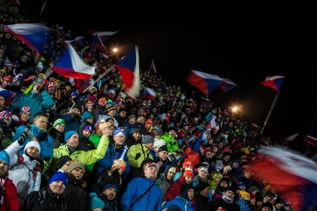 Fanoušků biatlonu dorazilo do Nového Města na Moravě opravdu dost | foto:  (C) Český biatlon,  Petr Slavík
