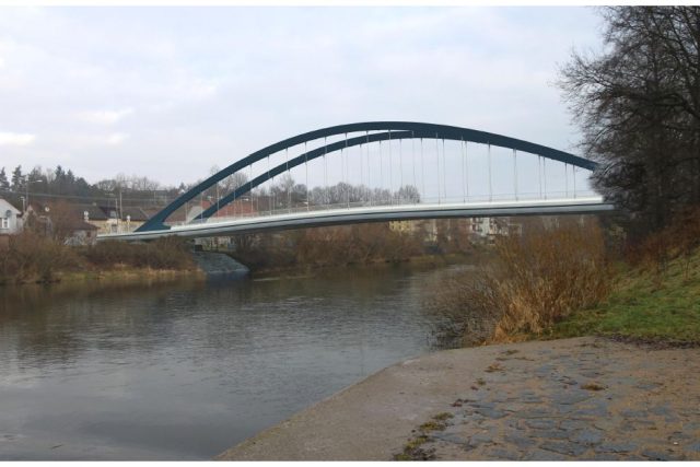 Královéhradecký kraj plánuje nahradit havarijní most ve Svinarech mostem novým - vizualizace | foto:  Královéhradecký kraj