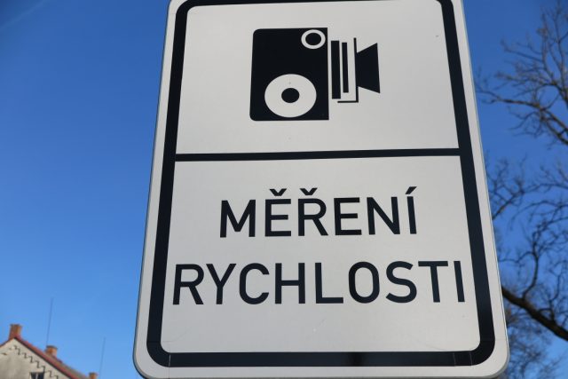 Dopravní značka upozorňující motoristy na radar  (ilustrační foto) | foto: Jaroslava Mannová