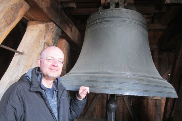 Jiří Hladík,  ředitel muzea v Novém Městě nad Metují,  by mohl být ve středověku zvoníkem | foto: Eva Boudová,  Český rozhlas