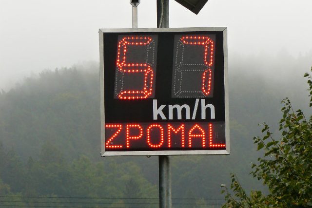Měření rychlosti  (ilustr. foto) | foto: Tomáš Mařas,  Český rozhlas