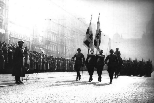 Němečtí vojáci na Václavském náměstí v Praze v březnu 1939 | foto: Archivní a programové fondy Českého rozhlasu