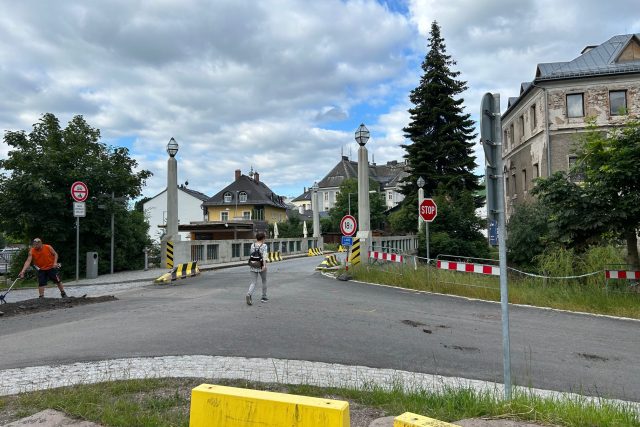 Ve Vrchlabí začala půlroční oprava mostu přes Labe | foto: Kateřina Kohoutová,  Český rozhlas