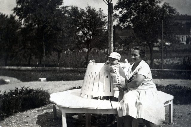 Ladislav Čerych s maminkou Marií v roce 1926 | foto: Romana Joudalová,  Český rozhlas