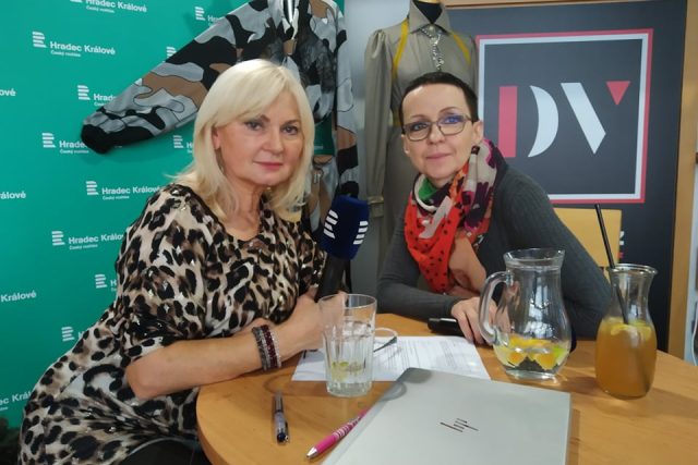Lada Klokočníková a Jitka Šedová v rozhlasové kavárně | foto: Radka Šubrtová,  Český rozhlas